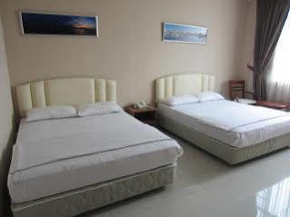 Mendu Inn Kuching Exterior foto